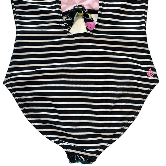 Volcom Juiced One Piece - Picture 10 of 12